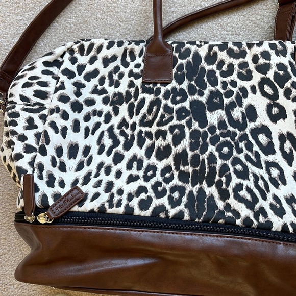 My Mealivos Overnite Travel Bag in Leopard Print and Imitation Leather Straps - Picture 2 of 7